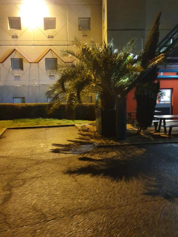 Hotelf1 Lyon Isle D'Abeau Ouest St Exupery แซงต์-ก็องแต็ง-ฟัลลาวิเยร์ ภายนอก รูปภาพ